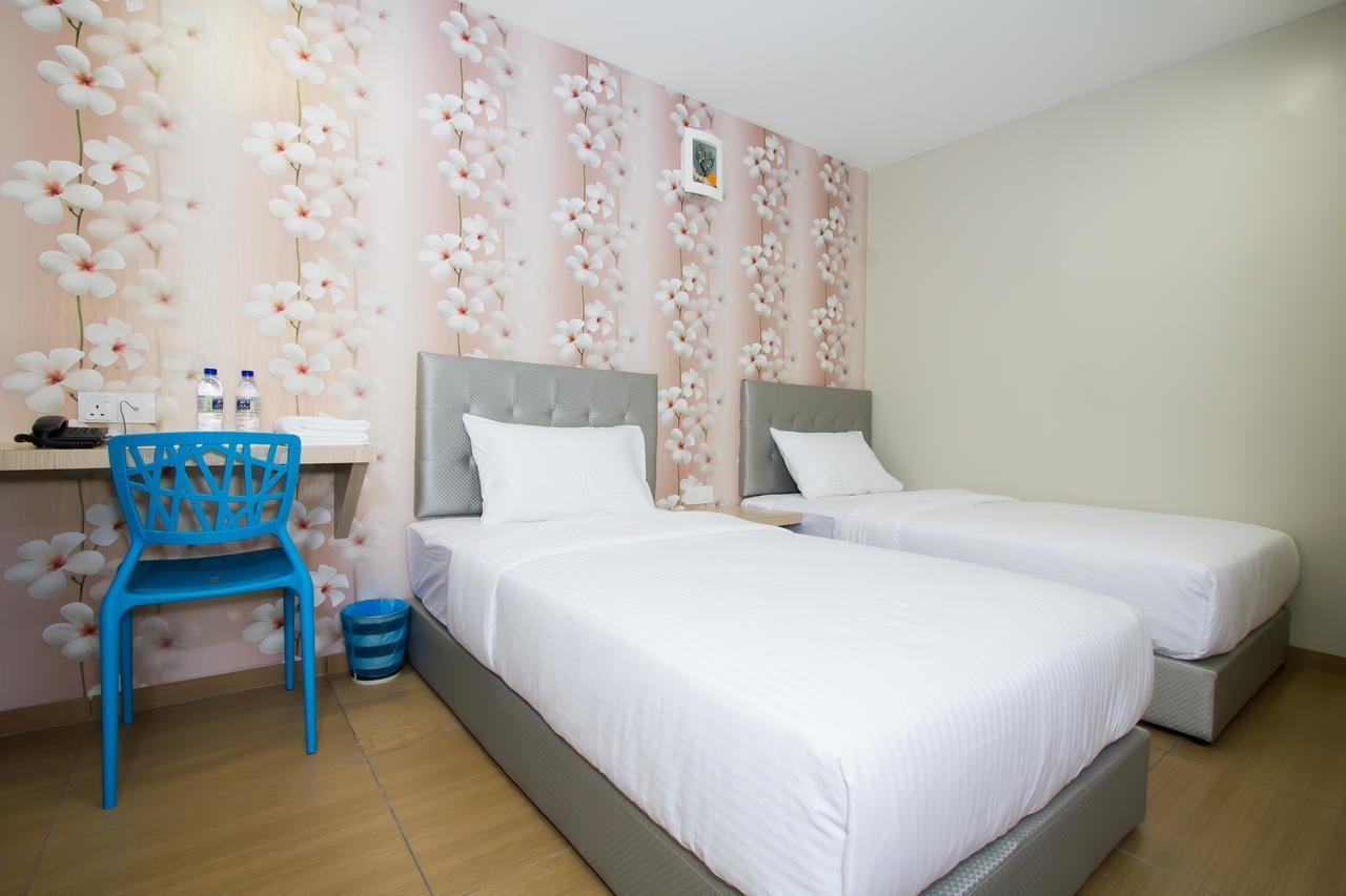 888 Boutique Hotel Batu Pahat Exterior photo